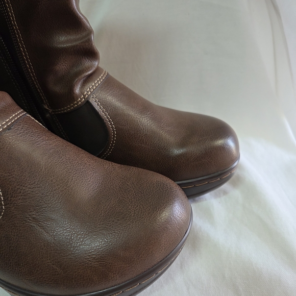 JBU Women's Brown Ankle Boots - Picture 3 of 7